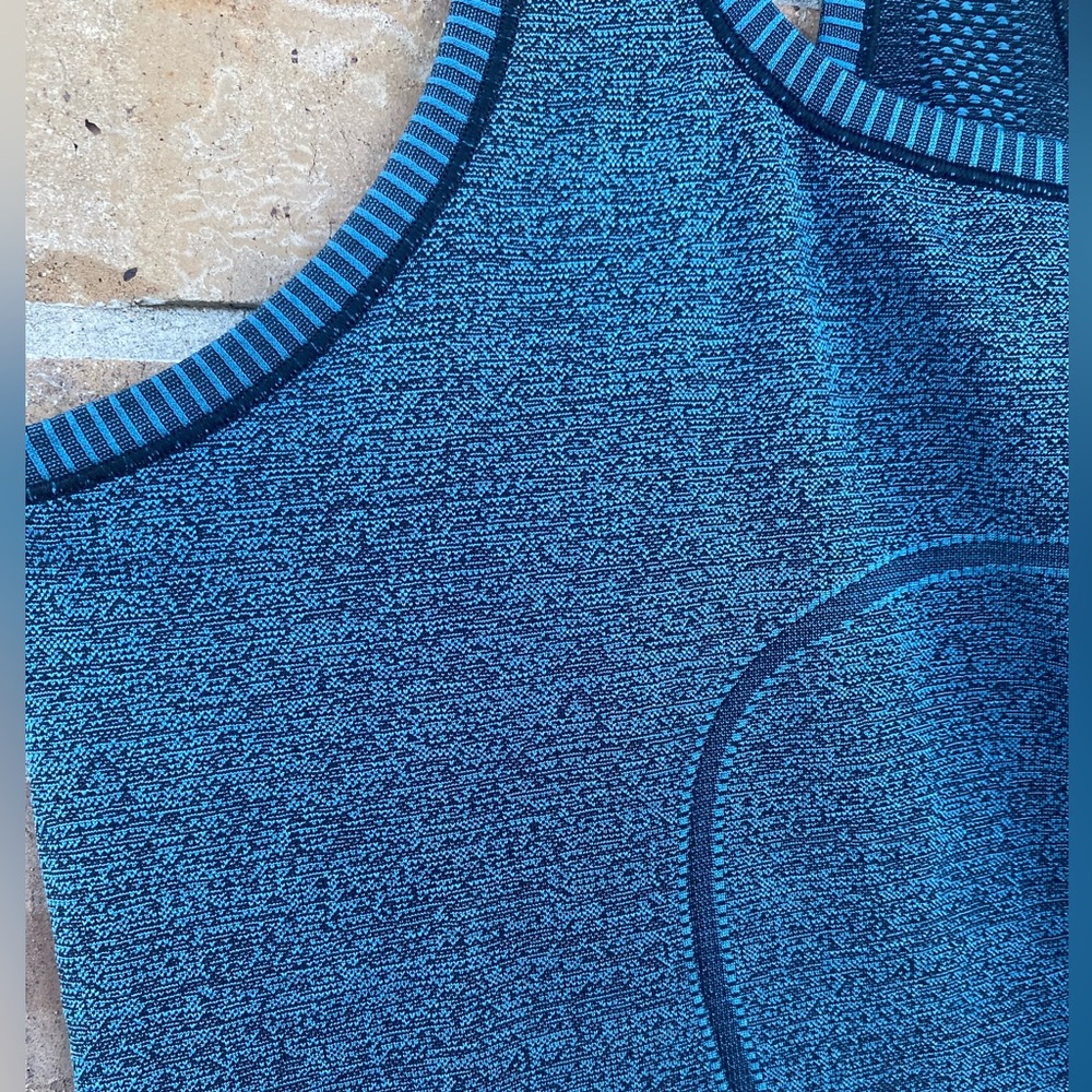Lululemon Swiftly Tech Racerback Heathered Teal, Size 8 - Picture 4 of 13